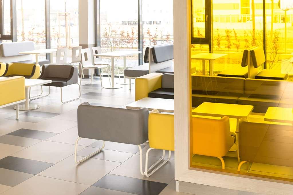 B&B Hotel Frankfurt-Airport Frankfurt pe Main Interior foto
